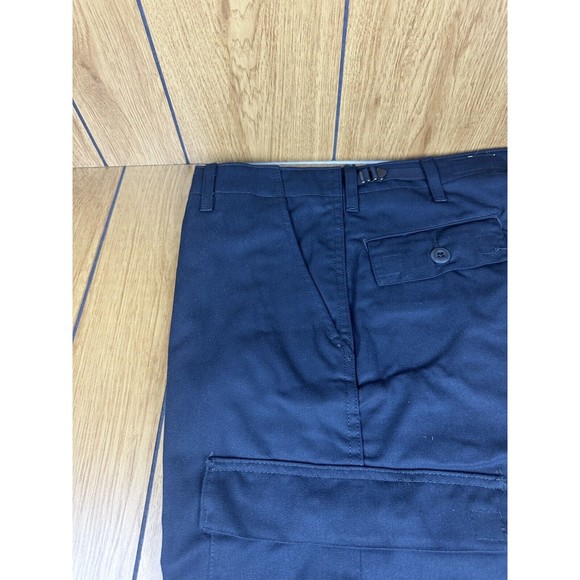 VF Imagewear Men's Cargo Pants Black M/  33 Waist Length  TA22912 NWOT - Picture 5 of 16
